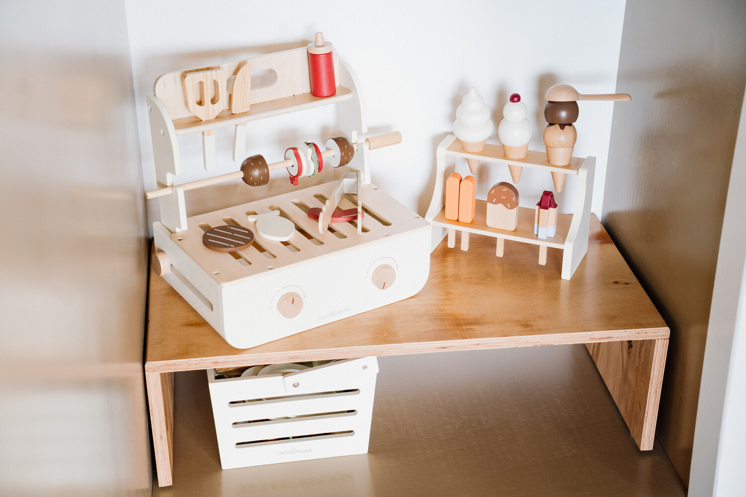 Wooden toy grill and ice cream stand